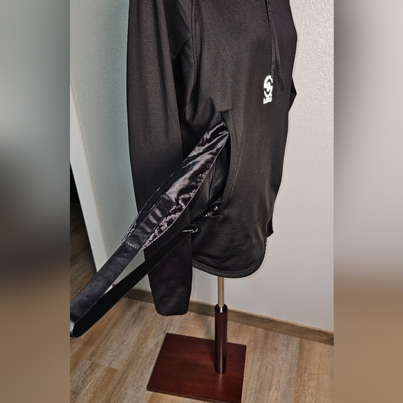 Loki Performance Sweatshirt. Turns into a backpack.  Sleeves turn into MITTENS! - Picture 9 of 16